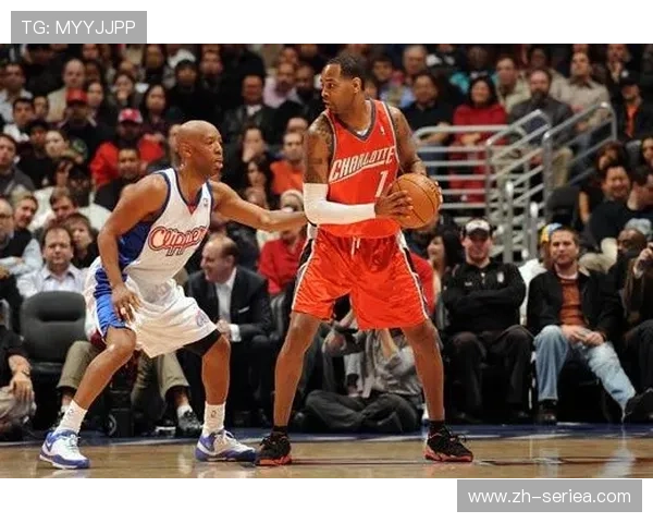 珀斯山猫逆转卫冕冠军战术复盘：第四节防守强度提升与关键篮板球。